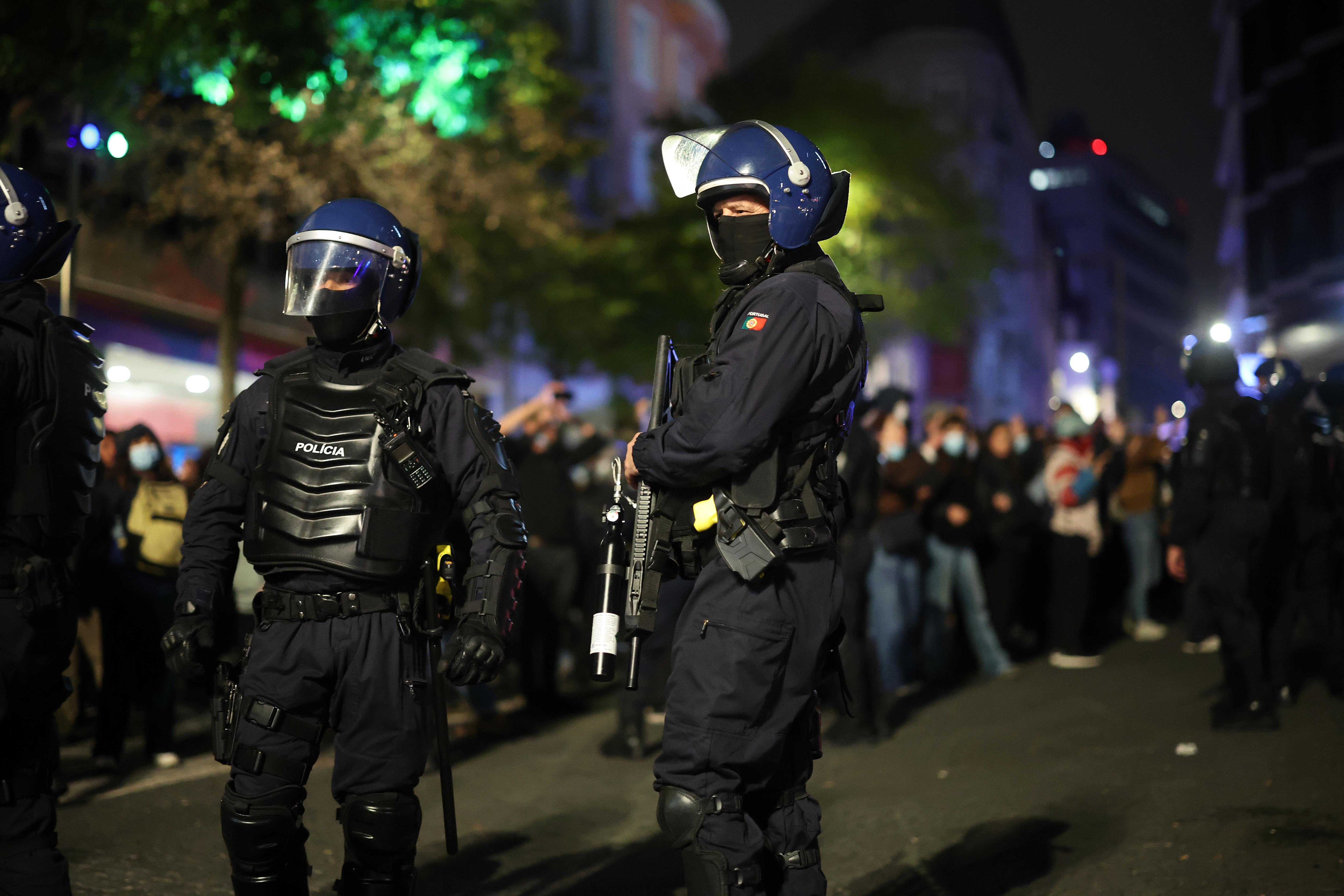 Manifestação no Porto foi alvo de carga policial na madrugada deste domingo - foto: Estela Silva/LUSA