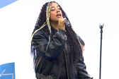 Nina Tonji cantou 'A Marselhesa' no jogo da NFL em Paris (D.R.)