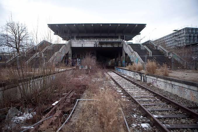 Estádio Olímpico de Munique (Alemanha): a aldeia olímpica e o complexo desportivo dos Jogos do regime nazi de 1936 estão cheios de edifícios-fantasma