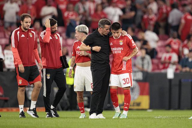 Marco Silva e Echeverri, respetivamente treinador e médio ofensivo do Benfica (foto: Imago)