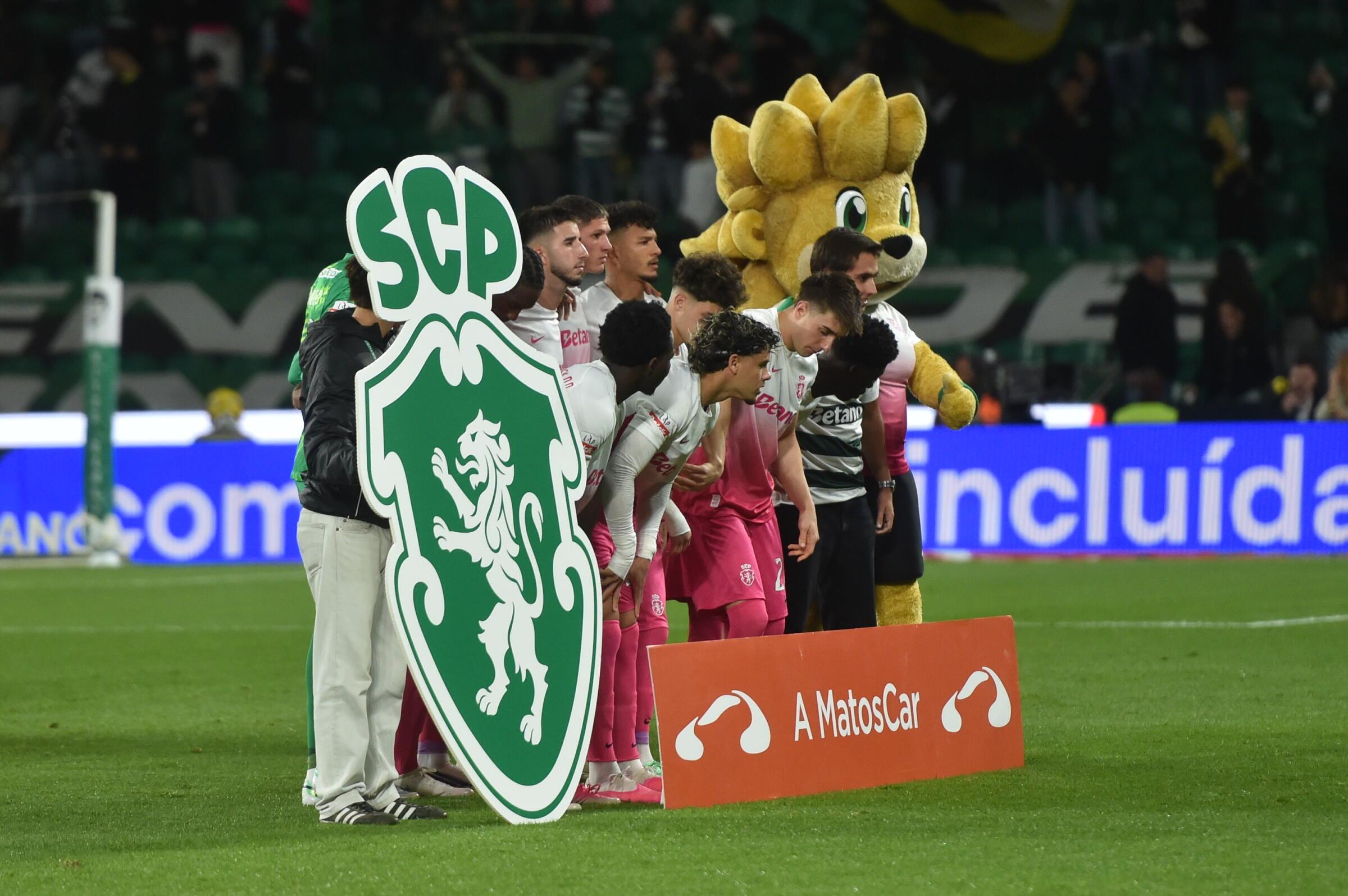 Equipa dos leões no Sporting-Académico de Viseu (foto: Miguel Nunes)
