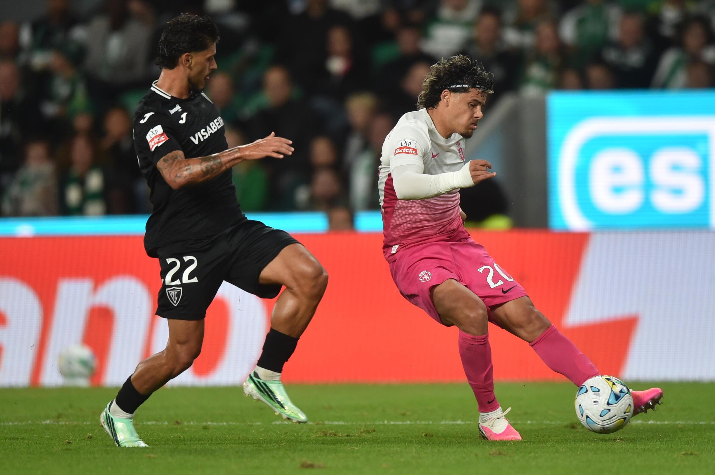 Maxi Araújo, Sporting-Académico de Viseu (foto: Miguel Nunes)