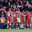 Liverpool impõe-se à sensação da Premier League e já vê o pódio de perto