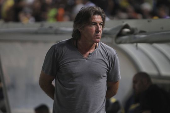 Oficial: Sá Pinto deixa APOEL após conquistar o título