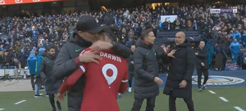 Klopp teve de afastar Darwin de Guardiola no final do Man. City-Liverpool (vídeo)