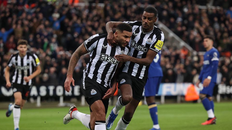 Newcastle goleia Chelsea e sobe ao sexto lugar