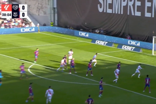 O golaço de Unai López que dá vantagem ao Rayo frente ao Barcelona (vídeo)