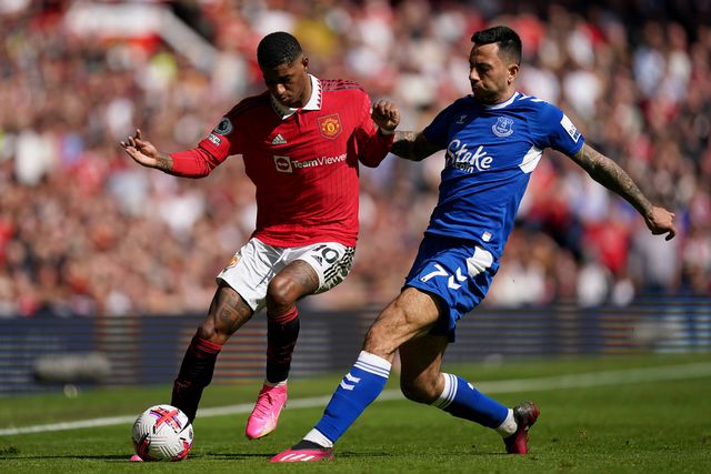 Manchester United procura capitalizar momento frágil do Everton