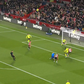 Vídeo: Erro clamoroso de Ramsdale quase dá vantagem ao Brentford