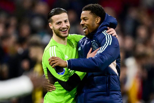 Ajax aplica mão cheia ao Vitesse e volta a sorrir