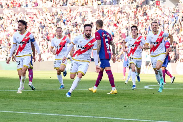 Autogolo salva Barcelona de derrota antes da receção ao FC Porto