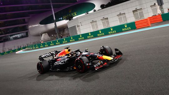 Max Verstappen parte da 'pole' em Abu Dhabi