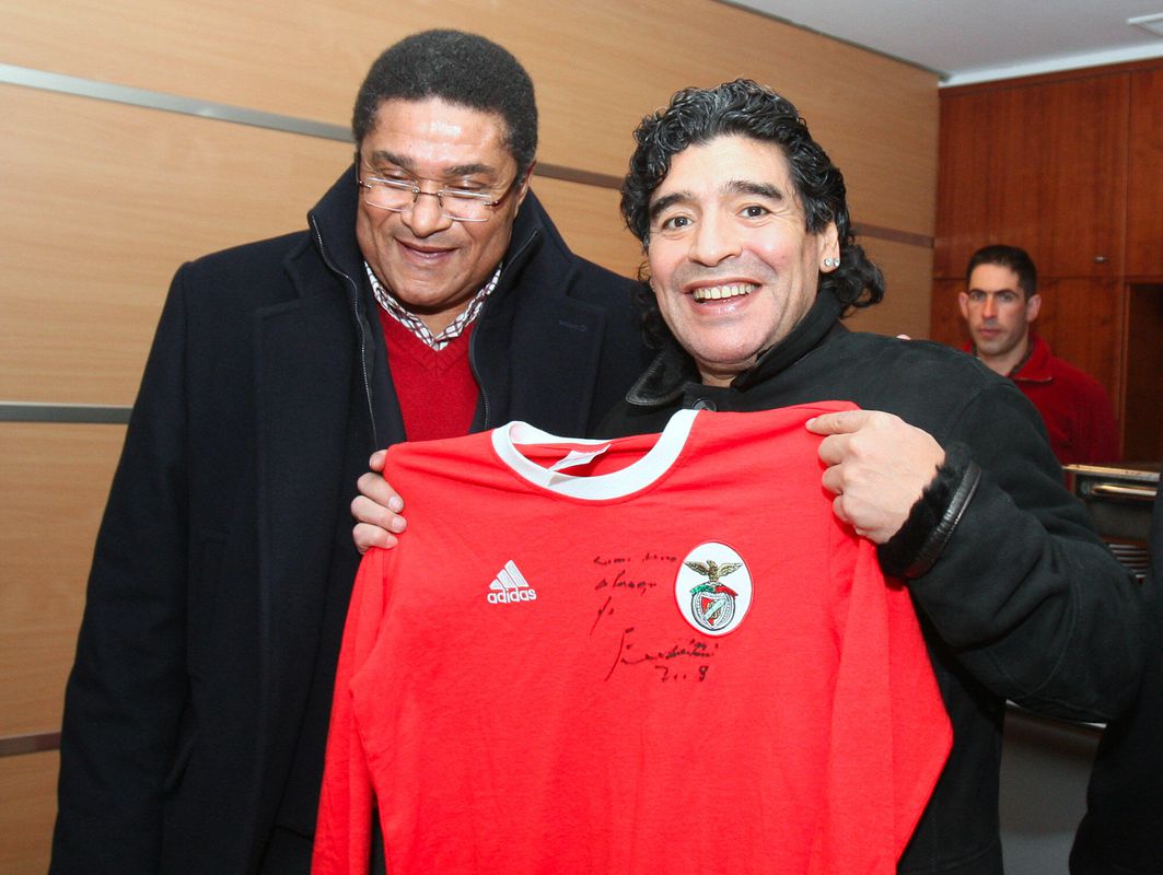 A relação entre Maradona e Portugal, de Eusébio a Sousa Cintra