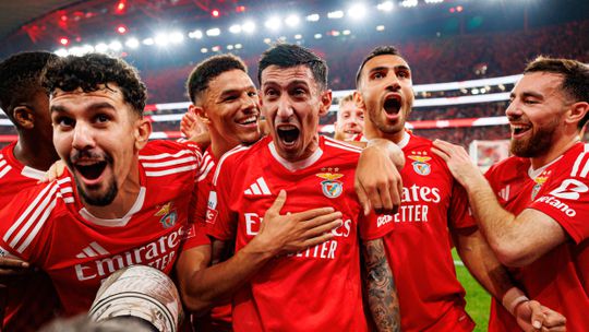 Benfica vai ao Mónaco de fato de gala