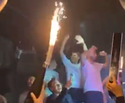 Polémica no Leicester: derrota, festa e 'traição' (vídeo)