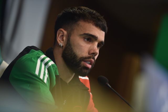 Arsenal premeia Raya com aumento salarial