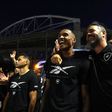 Muito apoio e… sal grosso para o Botafogo antes de ‘finais’ (vídeos e fotos)