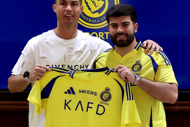 Campeão do mundo português de FC junta-se a Cristiano Ronaldo por valor recorde