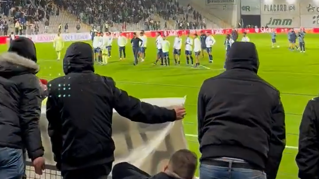 Vítor Bruno 'enfrenta' Super Dragões e ouve críticas e insultos