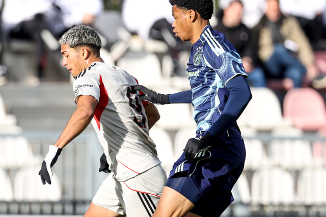 Francisco Silva marcou um dos golos do expressivo triunfo encarnado sobre o Ajax