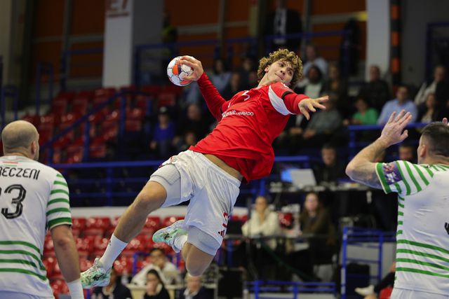 Benfica perde mas garante 'main round' da Liga Europeia