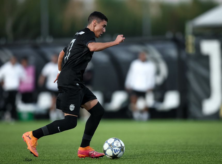Duarte Tomás tem esta época 5 golos e 5 assistências pelos sub-17 - Foto: SPORTING CP