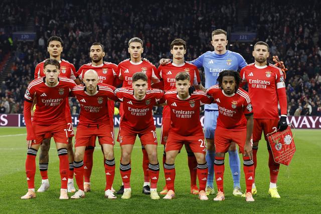 «Às vezes falamos do plantel do Benfica como se fosse o do Real Massamá»