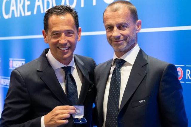 Proença com o presidente da UEFA, Aleksander Ceferin. Foto: FPF