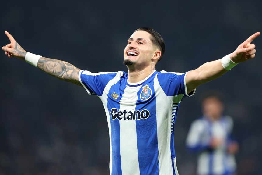 Borja Sainz em maré alta - Foto: IMAGO