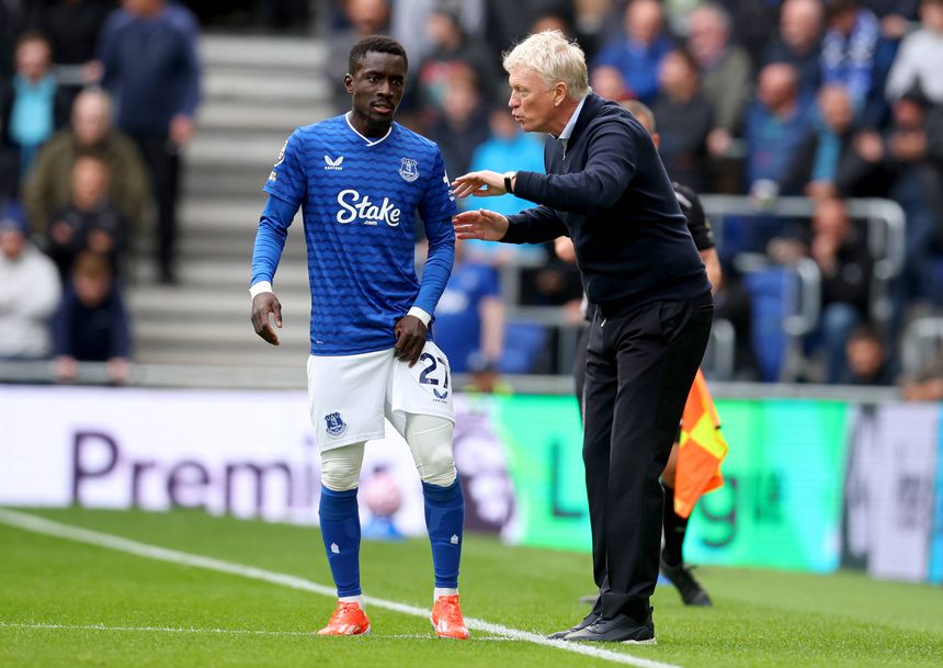 David Moyes dá instruções a Gueye