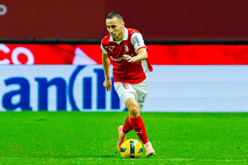 Canhoto teve impacto imediato nos guerreiros do Minho e é um dos intocáveis para Vicens