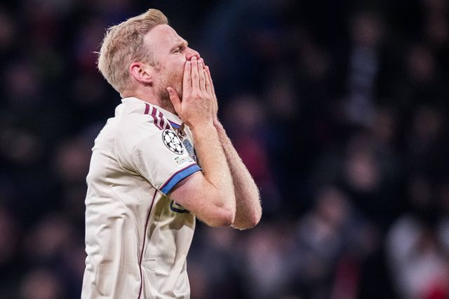Klaassen em ação durante o encontro com o Benfica