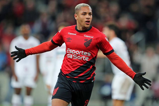 Vítor Roque já se veste à Barcelona, onde deve chegar na quarta-feira