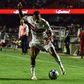 Palmeiras desvia lateral titular do vizinho e rival São Paulo