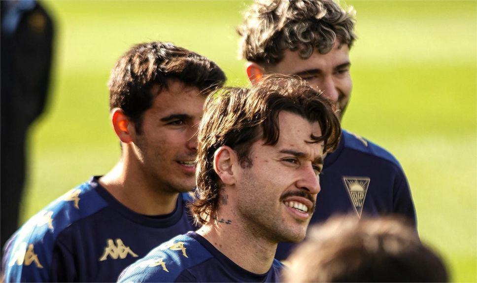 O plantel do Estoril cumpre folga natalícia de um dia e meio e regressar
á na tarde de sexta-feira para um ensaio-geral para a receção ao Alverca. Foto: Estoril Praia SAD