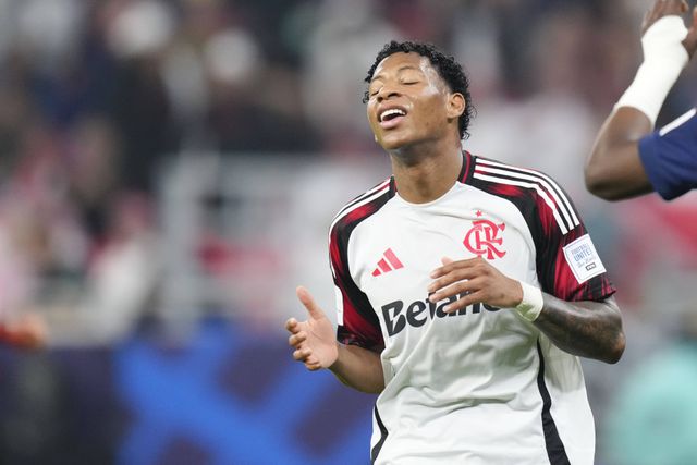 Gonzalo Plata em ação na final da Taça Intercontinental, frente ao PSG