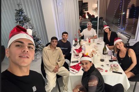 Enzo Barrenechea com a família — enzo_barrenechea8/Instagram