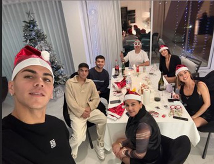 Enzo Barrenechea com a família — enzo_barrenechea8/Instagram