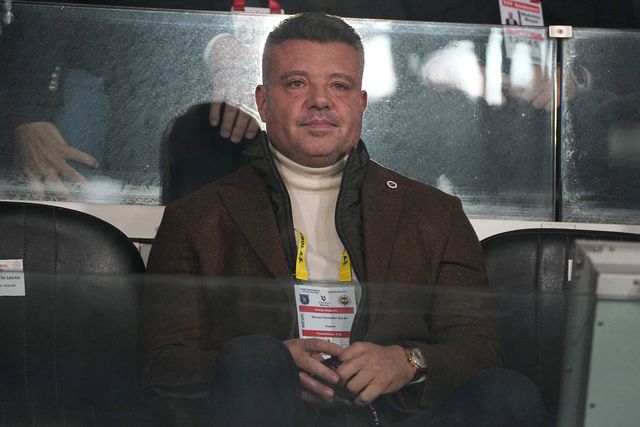 Sadettin Saran continua impedido de sair do país e está obrigado a apresentar-se periodicamente às autoridades policiais