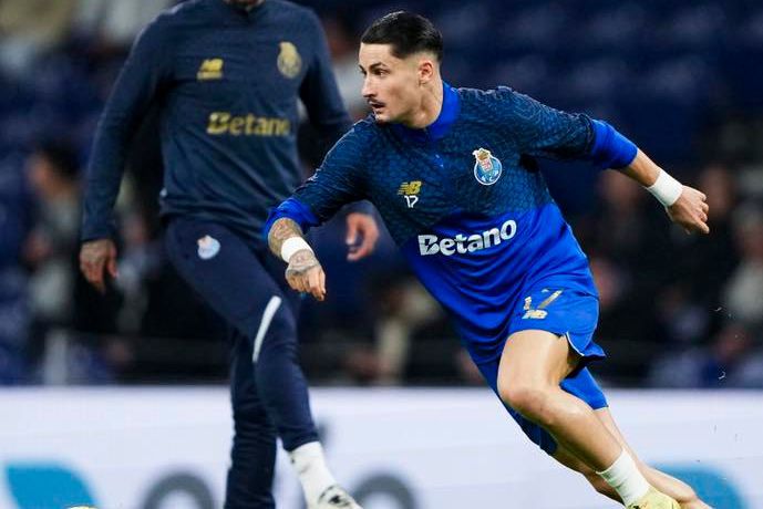 Borja Sainz castigado para o Aves SAD — FOTO: FC Porto