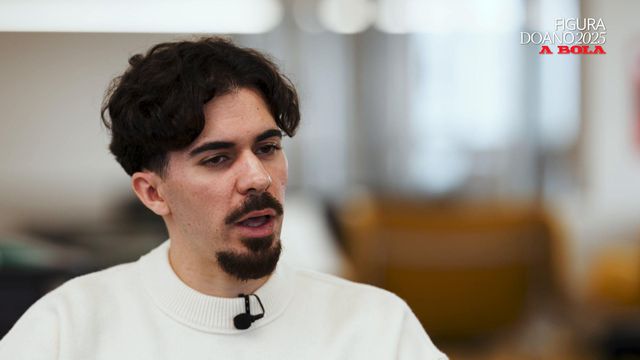 «Não saboreei o melhor da Premier League, que são os adeptos, e gostaria de experimentá-la»