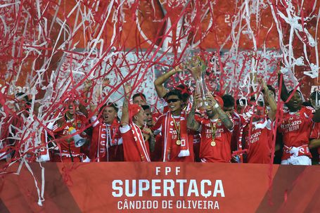 Benfica abriu a época a ganhar a Supertaça ao Sporting (Foto: Miguel Nunes)