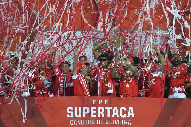 Benfica abriu a época a ganhar a Supertaça ao Sporting (Foto: Miguel Nunes)