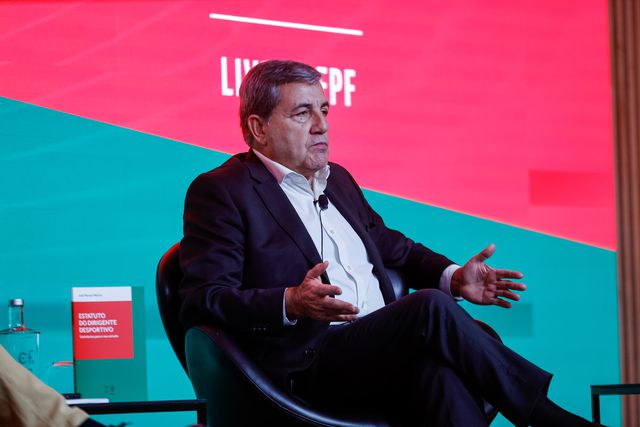 Fernando Gomes parabeniza portugueses que venceram Liga Conferência