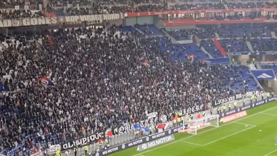 Vida difícil no Lyon: adeptos gritam 'olé'... para a própria equipa (vídeo)