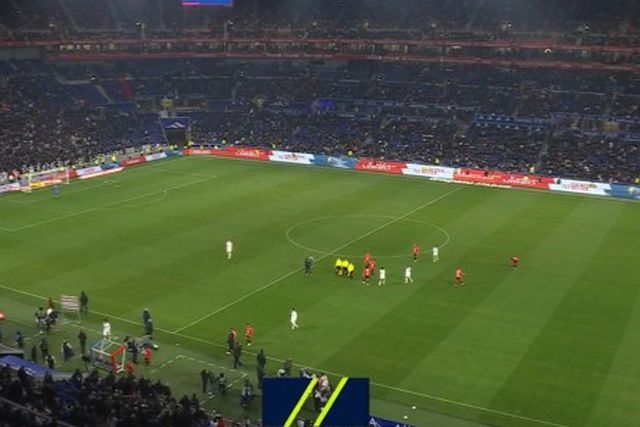 VÍDEO: Assobiadela monumental ao Lyon