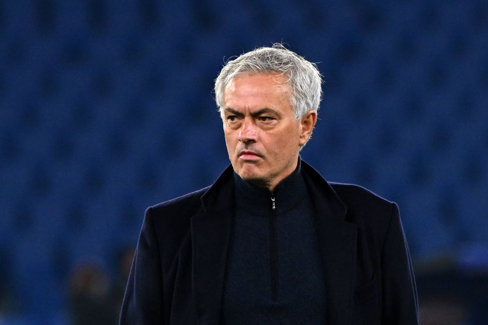 Presidente do Nápoles diz que futuro de Mourinho «será fora de Itália»