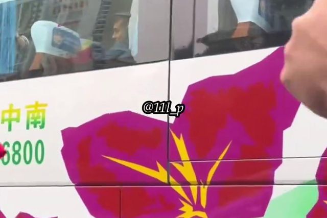 Seguiram o autocarro do Al Nassr e mostraram uma camisola do FC Porto a Otávio. E ele reagiu assim