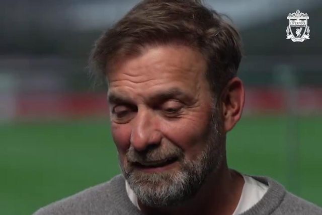 Klopp explica aos adeptos do Liverpool decisão de sair