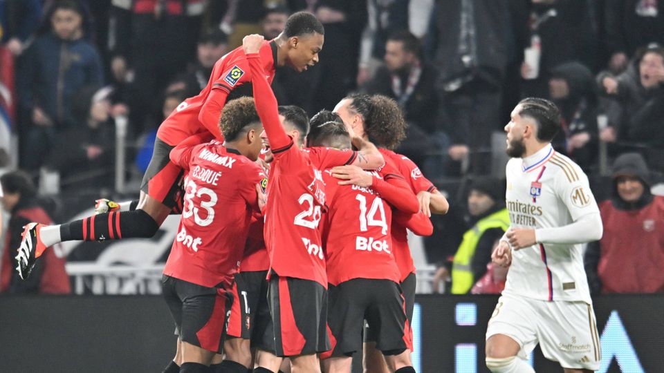 Ligue 1: Lyon 'acorda' tarde e sofre nova derrota